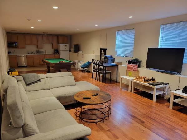 Listing photo 1 of 5