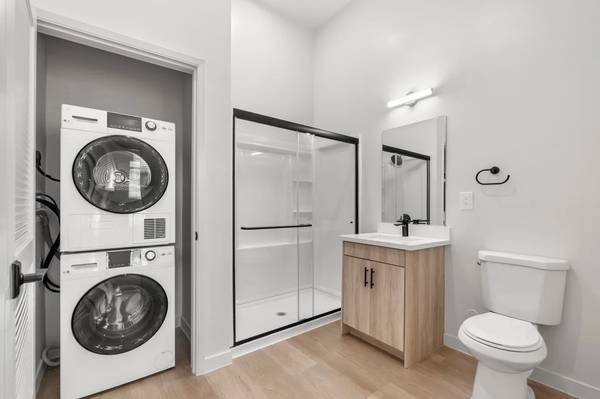 Listing photo 1 of 5