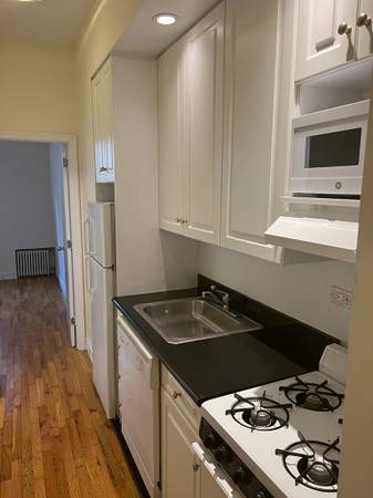 Listing photo 1 of 11