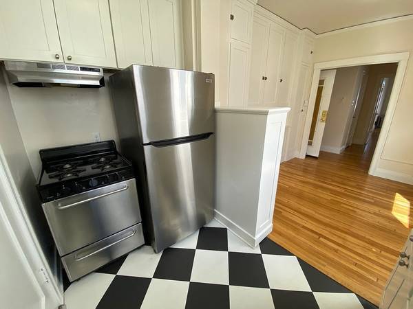 Listing photo 1 of 5