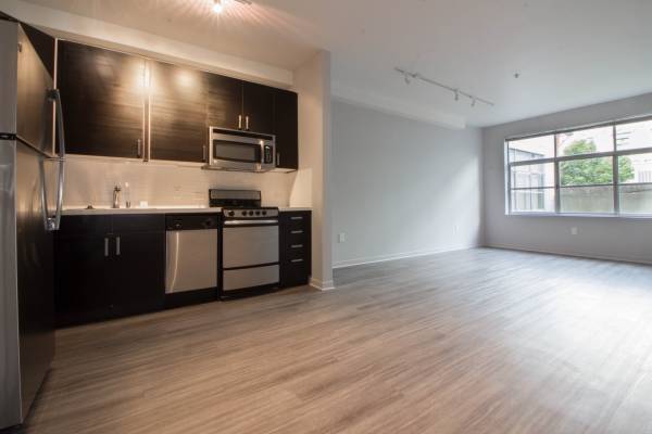 Listing photo 1 of 5