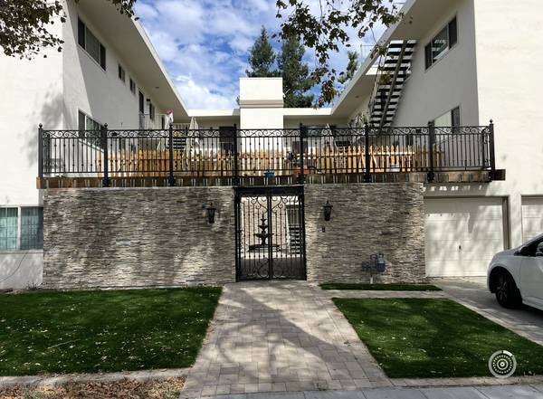 Listing photo 1 of 5