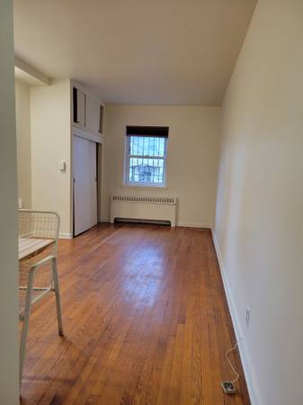 Listing photo 1 of 3