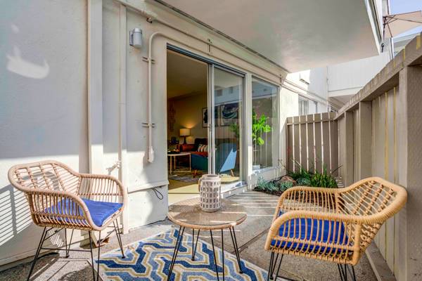 Listing photo 1 of 5