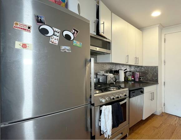 Listing photo 1 of 5