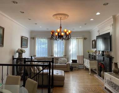 Listing photo 1 of 5