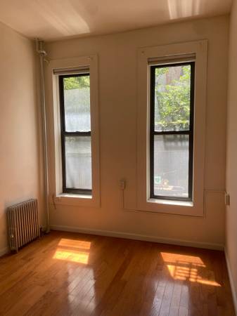 Listing photo 1 of 5