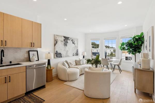 Listing photo 1 of 5