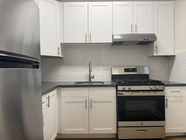 Listing photo 1 of 5