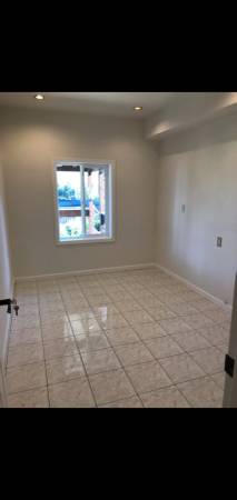Listing photo 1 of 4
