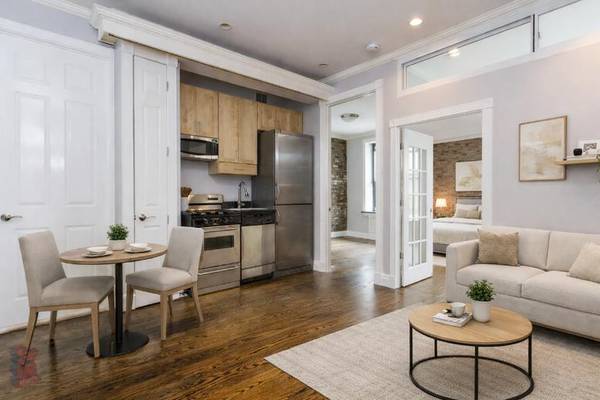 Listing photo 1 of 6