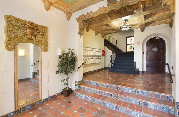 Listing photo 1 of 5
