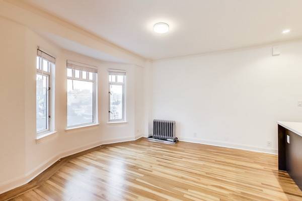 Listing photo 1 of 5