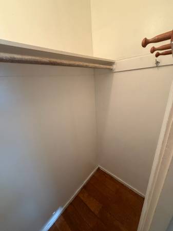 Listing photo 1 of 4