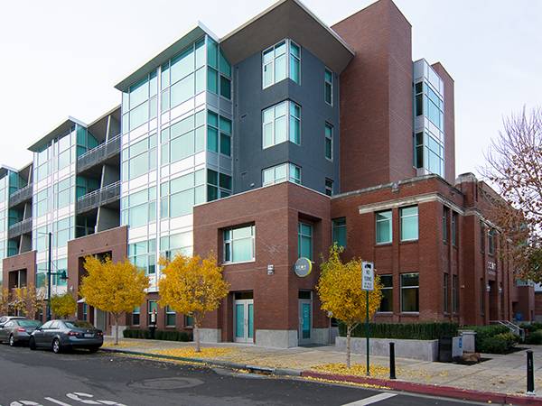 Listing photo 1 of 4