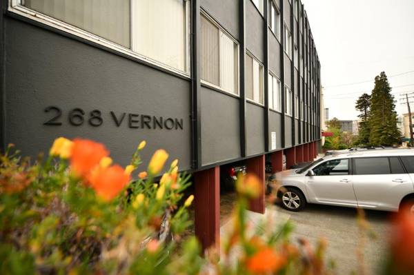 Listing photo 1 of 5