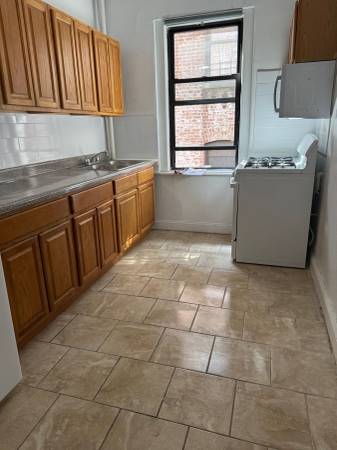 Listing photo 1 of 3