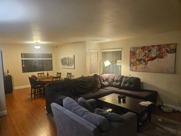 Listing photo 1 of 5