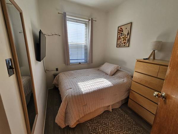 Listing photo 1 of 3