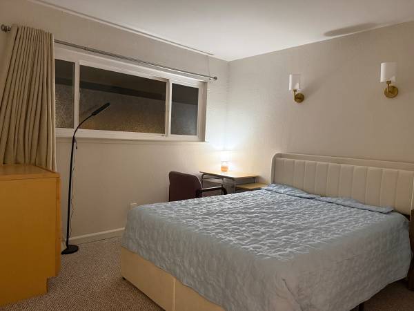 Listing photo 1 of 2