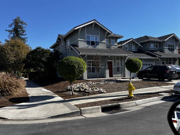 Listing photo 1 of 5