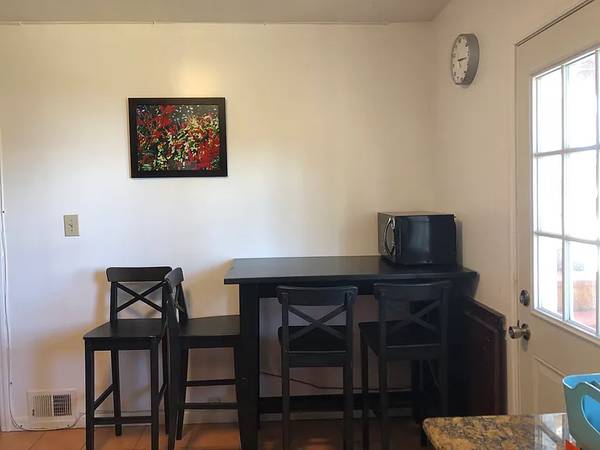 Listing photo 1 of 5
