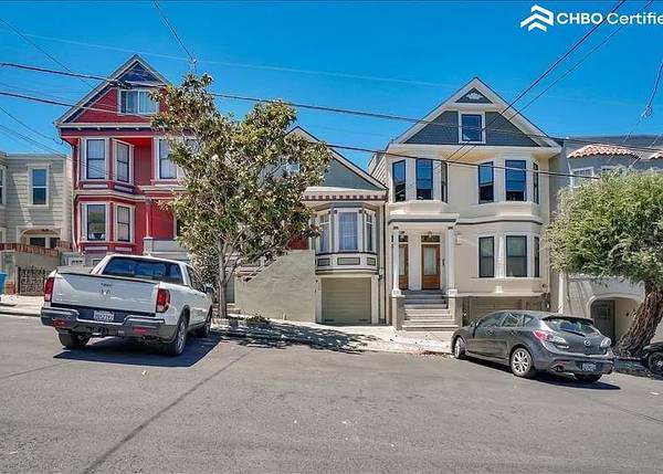 Listing photo 1 of 5