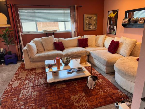 Listing photo 1 of 5