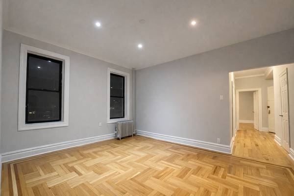 Listing photo 1 of 5