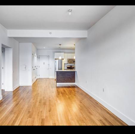Listing photo 1 of 4