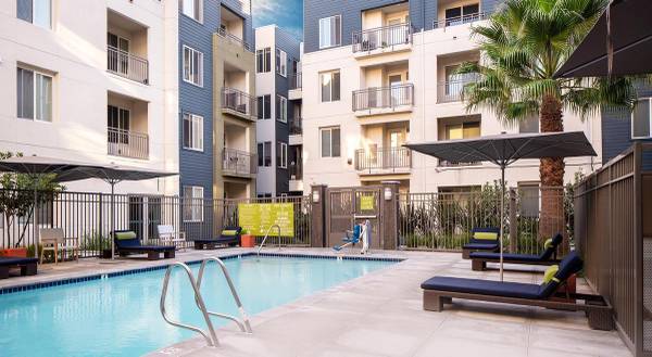 Listing photo 1 of 5