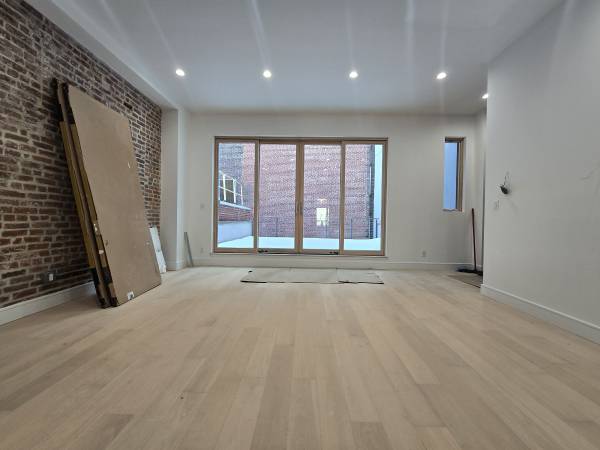 Listing photo 1 of 3