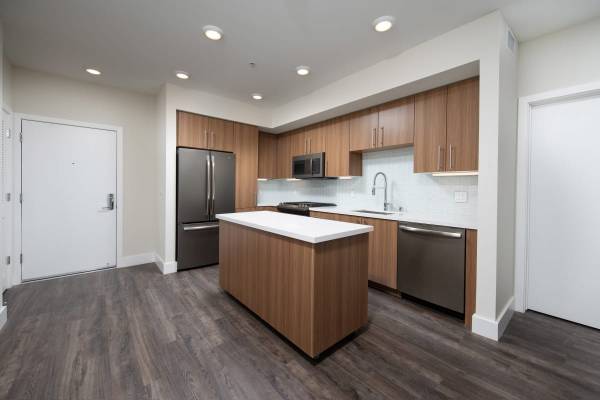 Listing photo 1 of 5