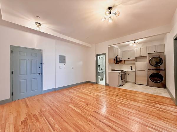 Listing photo 1 of 5