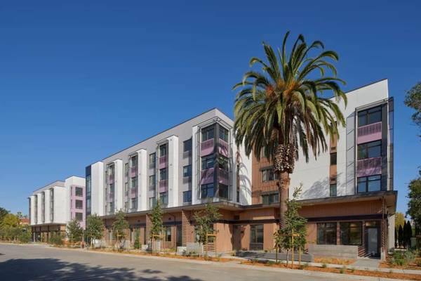 Listing photo 1 of 5