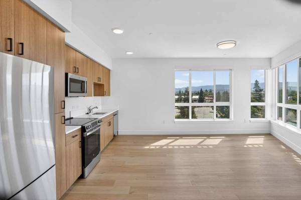 Listing photo 1 of 5