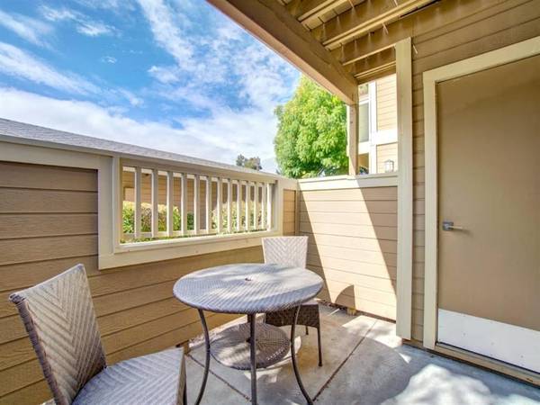 Listing photo 1 of 3