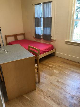 Listing photo 1 of 2