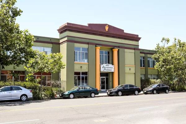 Listing photo 1 of 5