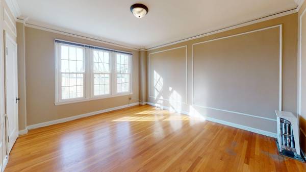 Listing photo 1 of 5