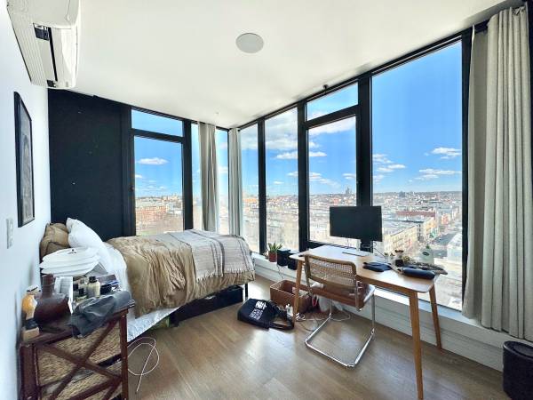 Listing photo 1 of 5