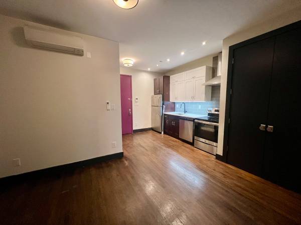 Listing photo 1 of 5
