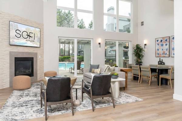 Listing photo 1 of 5