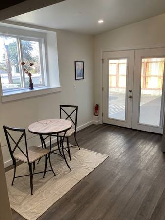 Listing photo 1 of 2