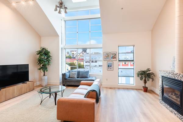 Listing photo 1 of 5