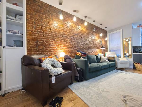 Listing photo 1 of 5