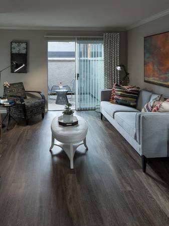 Listing photo 1 of 4