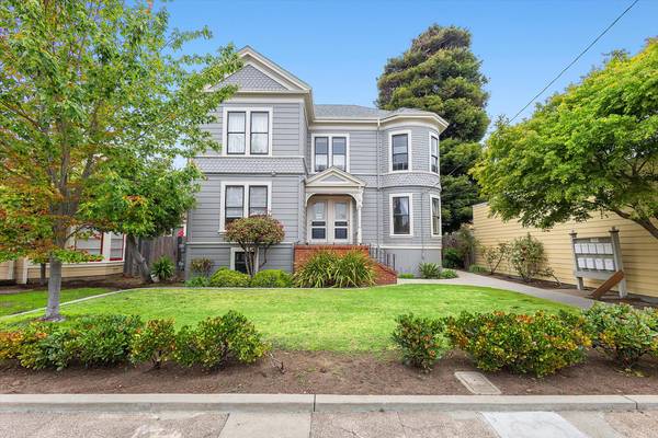Listing photo 1 of 5