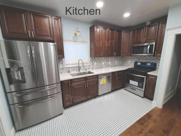 Listing photo 1 of 5