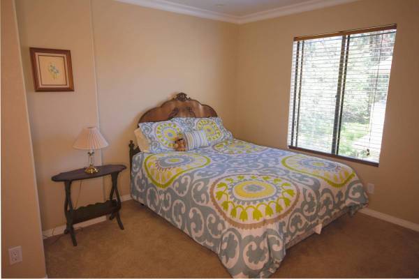 Listing photo 1 of 4